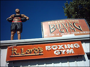 Front sign of Lord's Gym